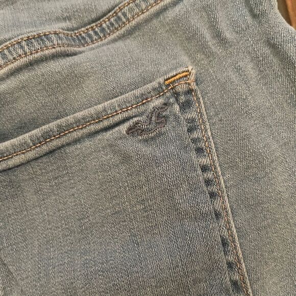 Hollister Size 17 Jean Shorts 31 Waist - Picture 2 of 8